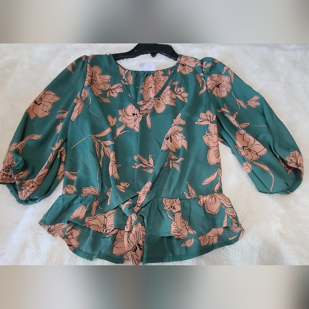 New blouse with tags